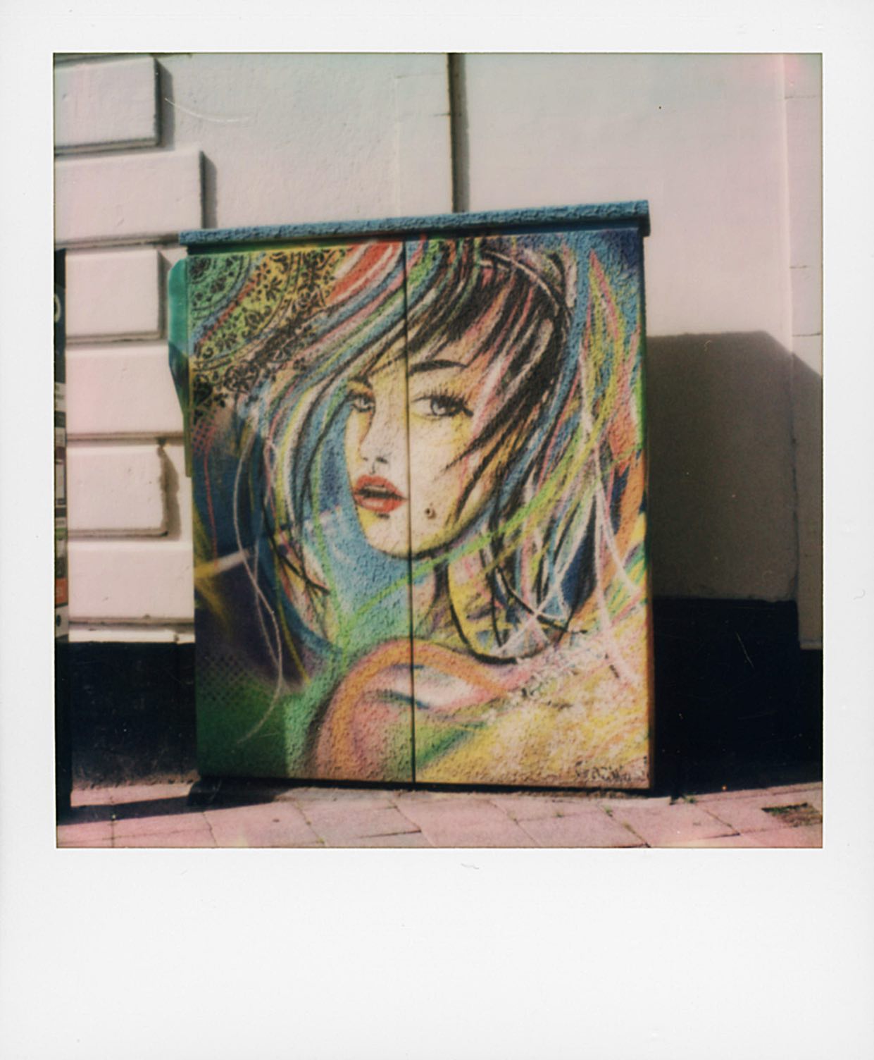 Streetart Boulogne-sur-Mer (artiste?)...
🔻
🔻
#streetart #graffiti #boulognesurmer #mypolaroidnow #polaroid #instantmagazine #polaroidoriginals @polaroid #polaroidoriginals_hk #polaroidoriginals_jp #impossibleproject #sx70 #color600 #instantphoto #analogphotography #instantpic #squarepic #polazine #polaroidoftheday #squaremag #thepolavoid #_instnt #instantfilmsociety #polaroidcommunity🎞 #polazine #polaroid_asia
